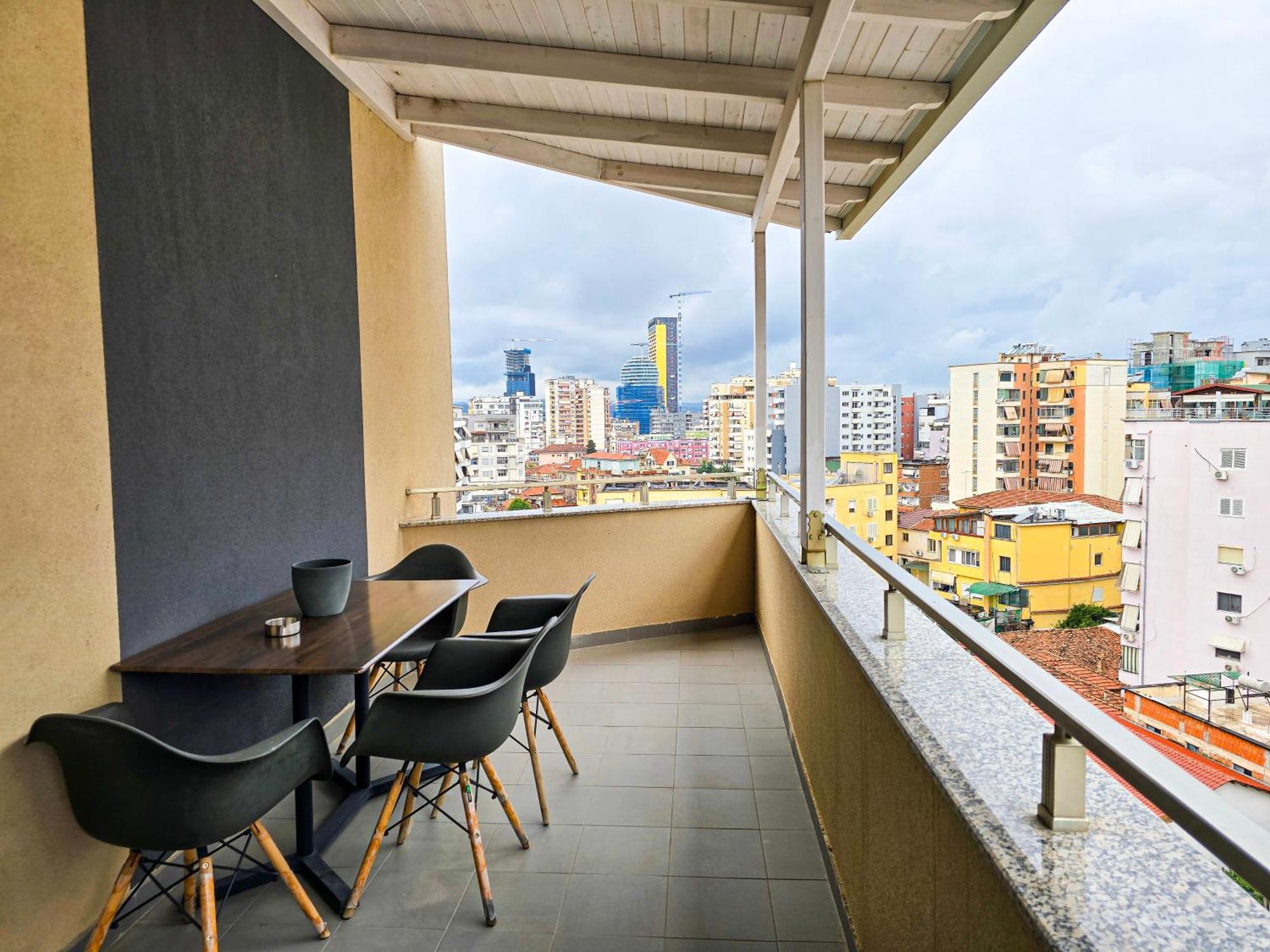 Spacious 2br Luxury